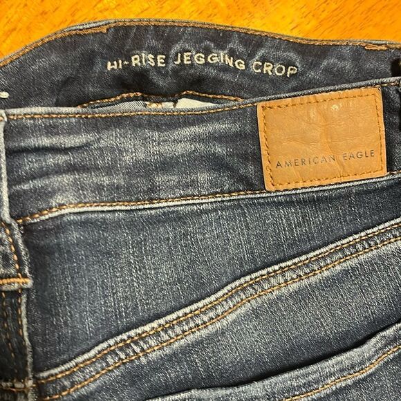 AMERICAN EAGLE SIZE 4 NE(X)T LEVEL STRETCH HI-RISE DISTRESSED JEGGING CROP - Picture 4 of 9